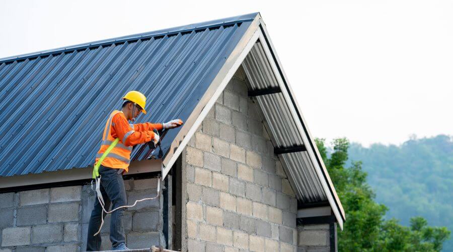 Professional gutter cleaning in Meldrim, GA